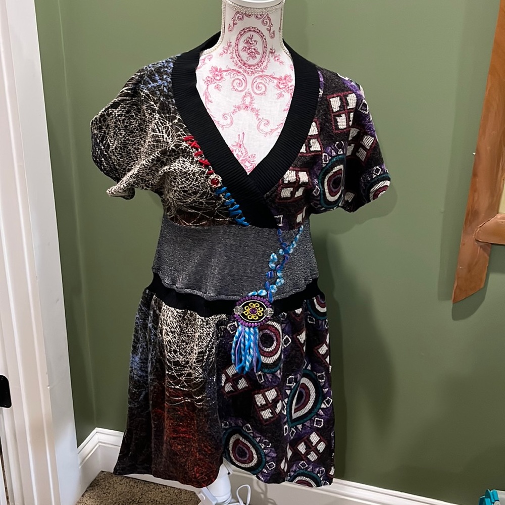 $12SALE Woman’s Paris small sweater mini dress/top, multiple colored and details